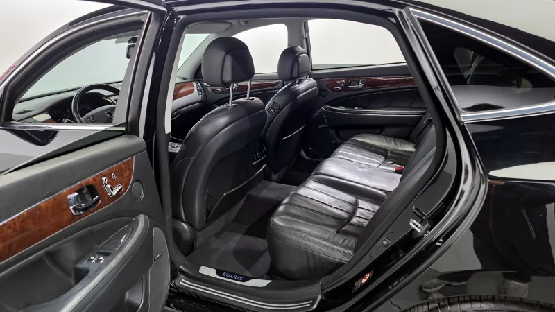 Hyundai Equus