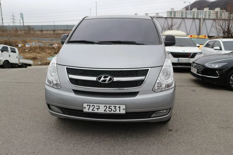 Hyundai Starex