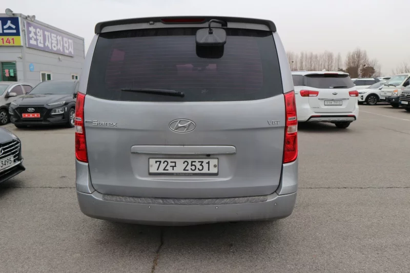 Hyundai Starex