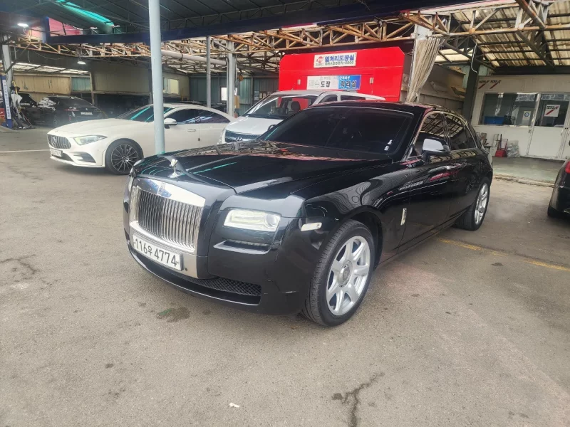 Rolls-Royce GHOST