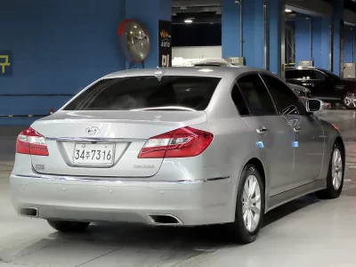 Hyundai Genesis