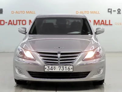 Hyundai Genesis