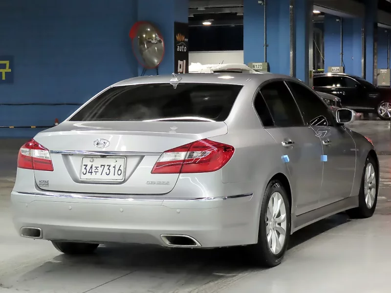 Hyundai Genesis