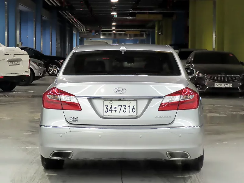 Hyundai Genesis