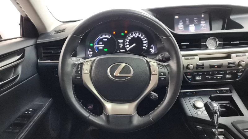 Lexus ES300h