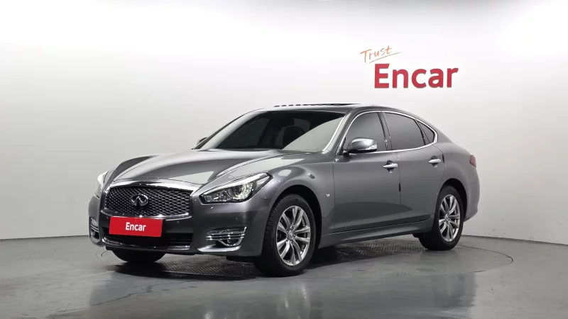 Infiniti Q70