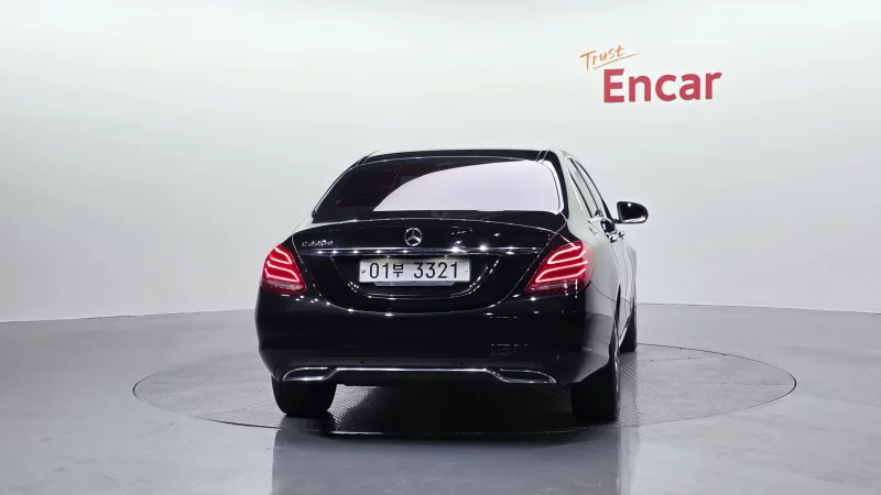 Mercedes-Benz C-Class