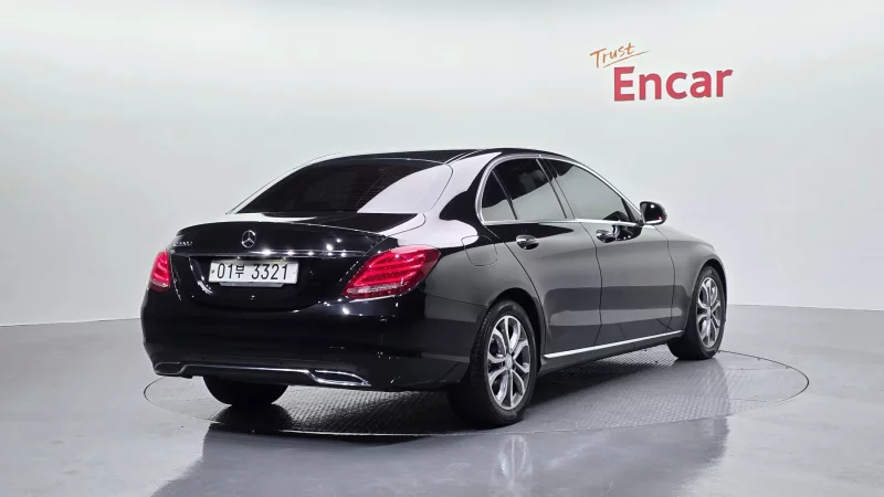 Mercedes-Benz C-Class