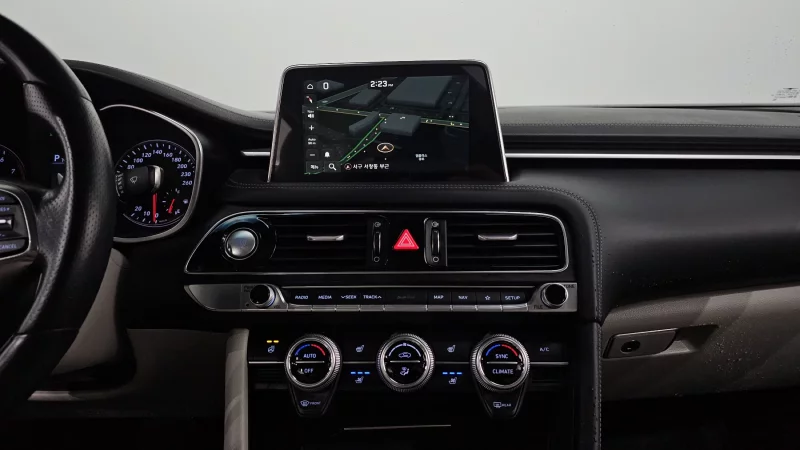Genesis G70