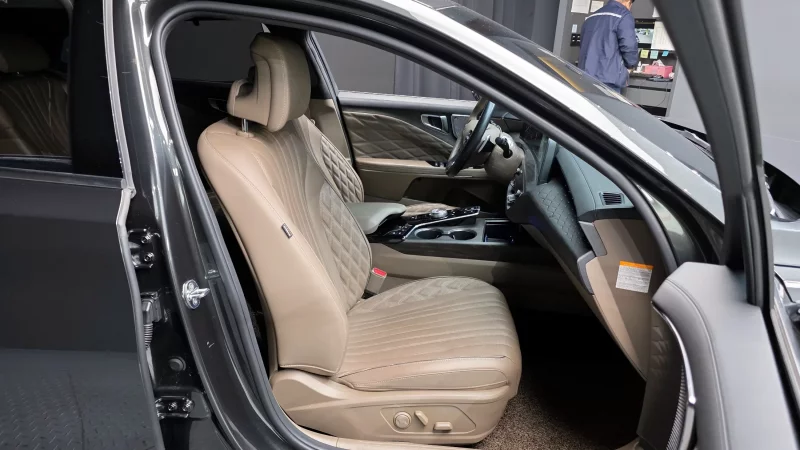 Kia K8