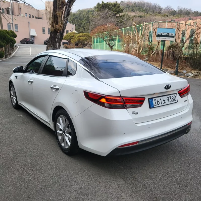 Kia K5