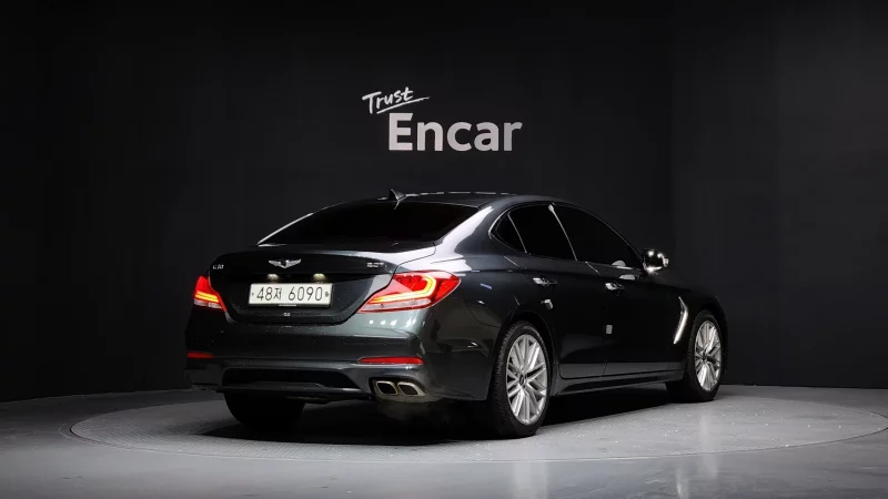 Genesis G70