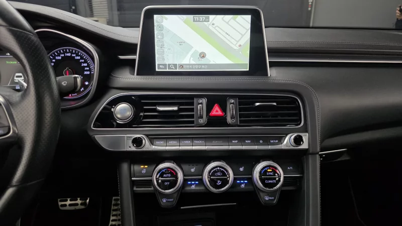 Genesis G70