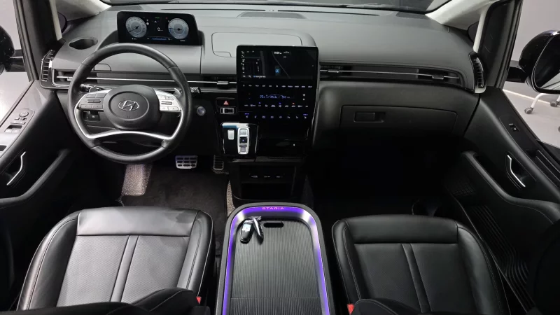 Hyundai Staria
