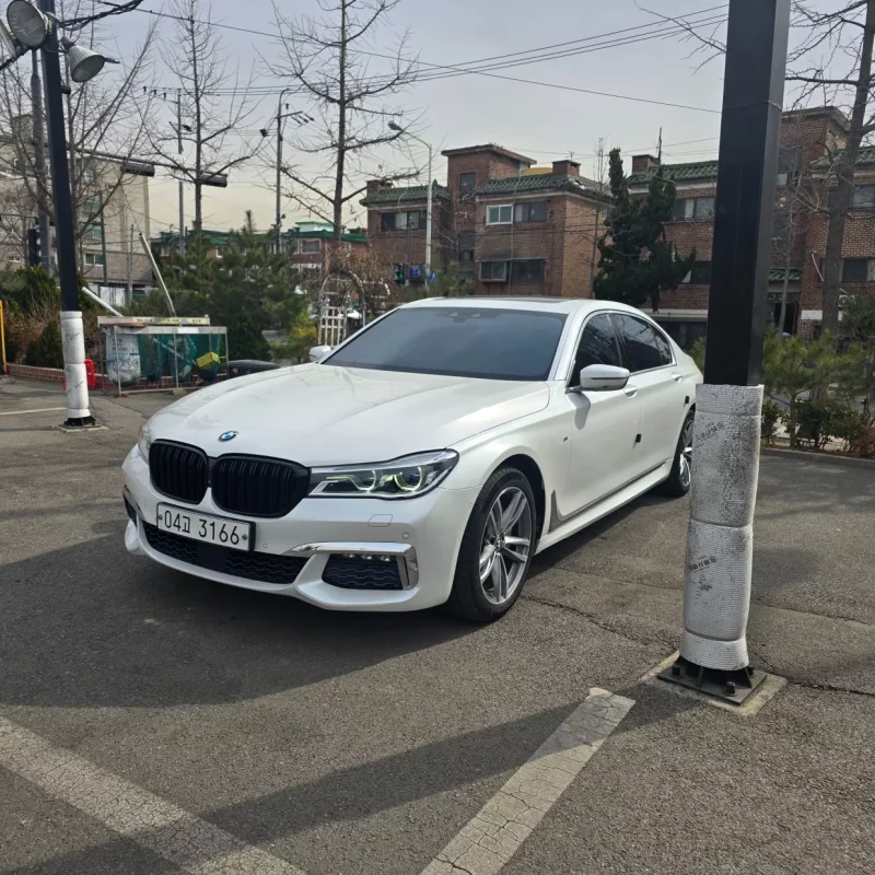 BMW 7-Series