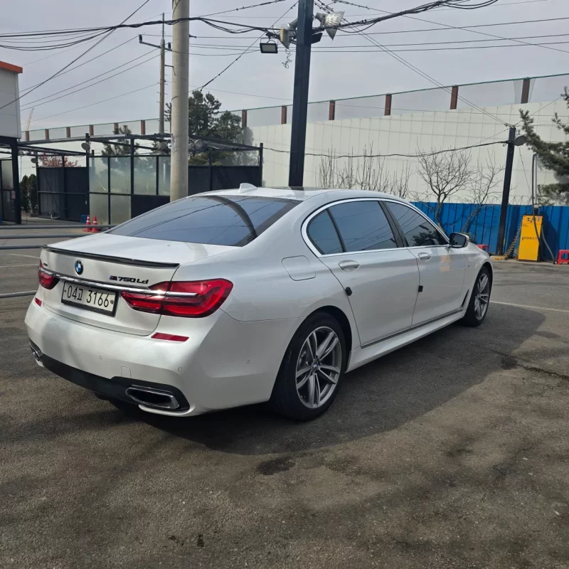 BMW 7-Series