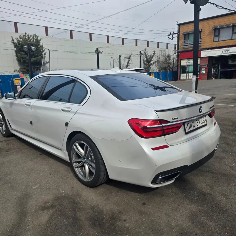 BMW 7-Series