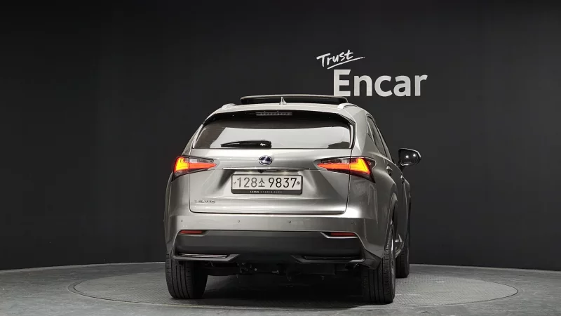 Lexus NX300h