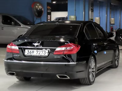 Hyundai Genesis