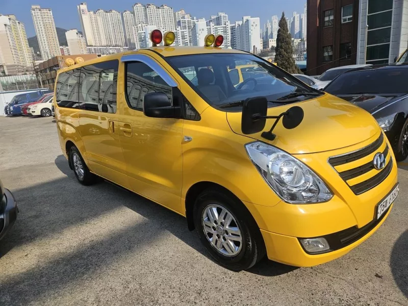 Hyundai Starex