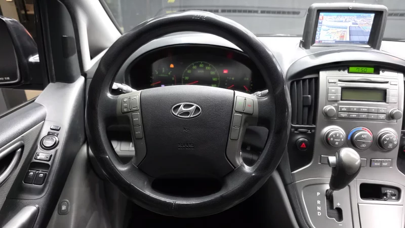Hyundai Grand Starex