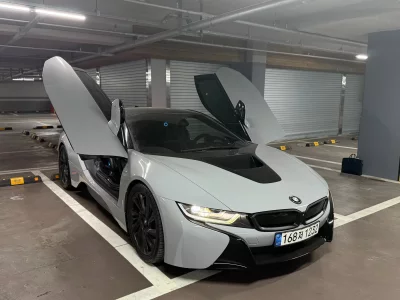 BMW i8