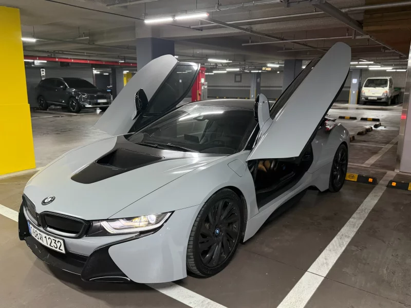 BMW i8