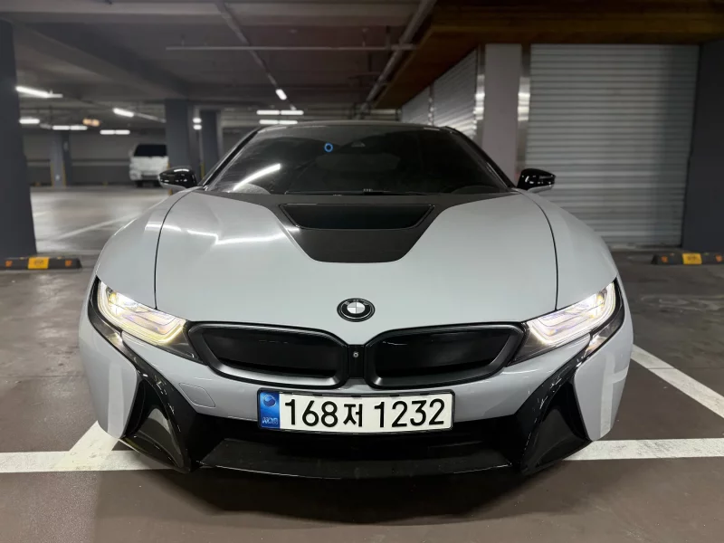 BMW i8