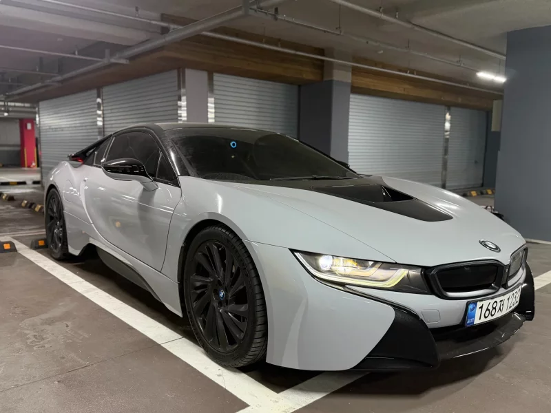 BMW i8
