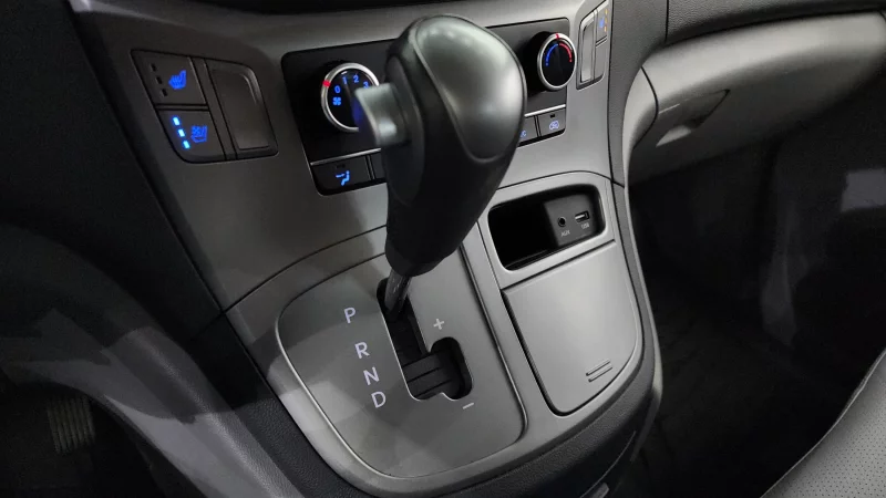 Hyundai Starex