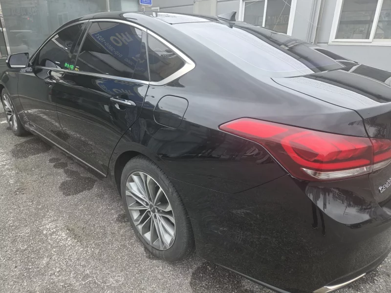 Hyundai Genesis