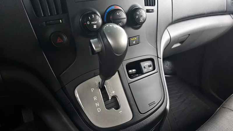 Hyundai Grand Starex