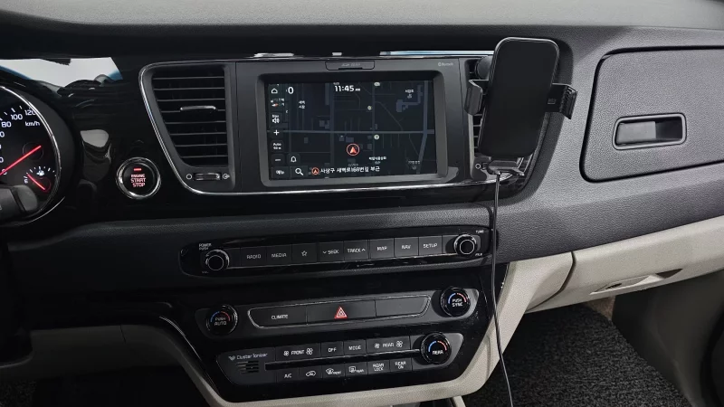 Kia Carnival