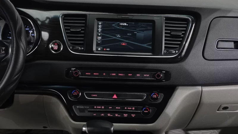 Kia Carnival
