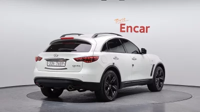 Infiniti QX70