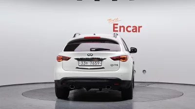 Infiniti QX70