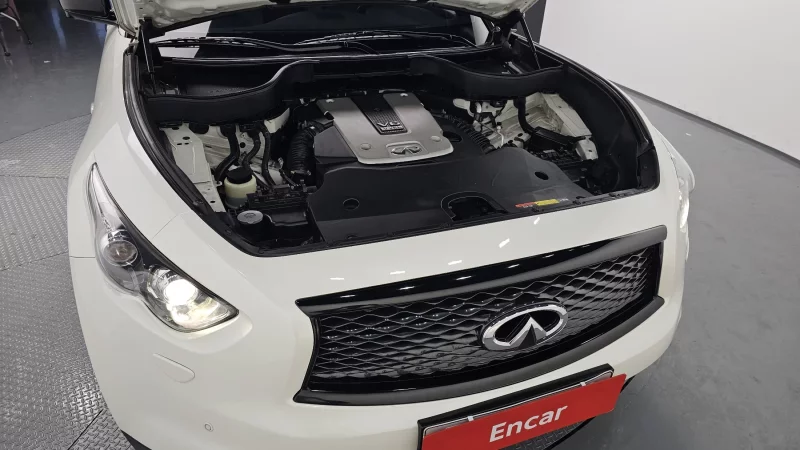 Infiniti QX70