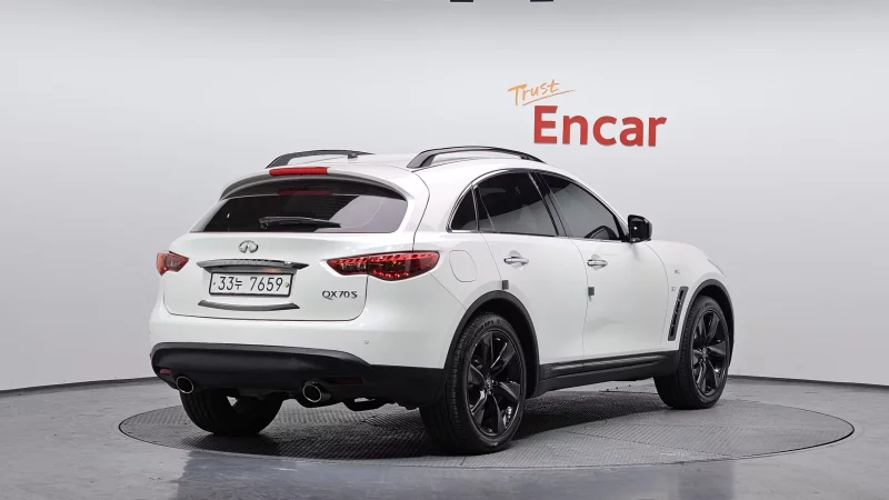 Infiniti QX70