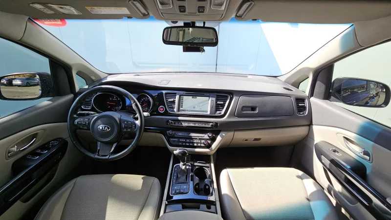 Kia Carnival