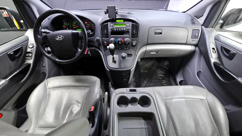 Hyundai Grand Starex