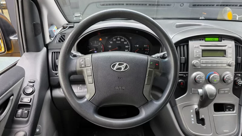 Hyundai Starex