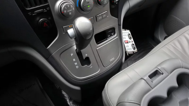 Hyundai Starex