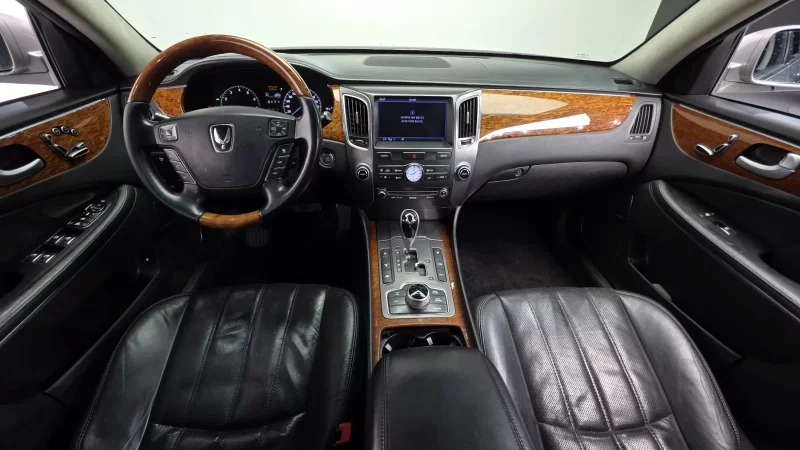 Hyundai Equus