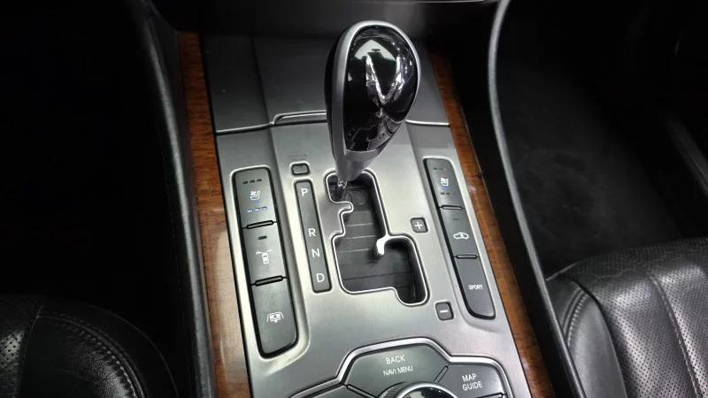 Hyundai Equus