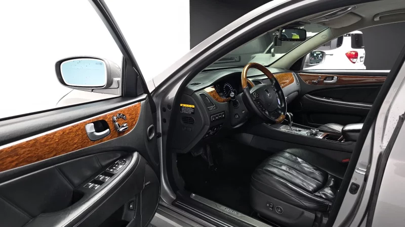 Hyundai Equus