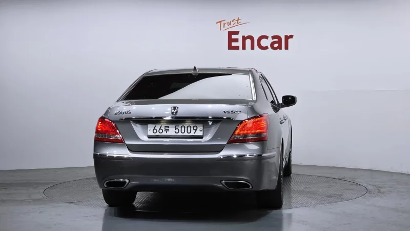Hyundai Equus
