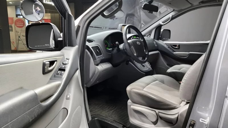 Hyundai Grand Starex