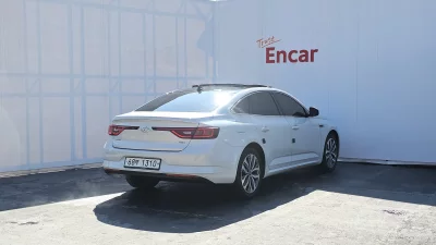 Renault SM6