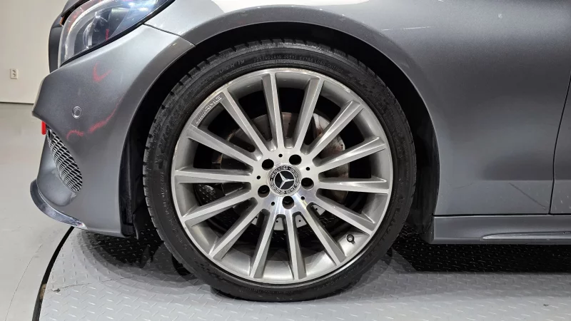 Mercedes-Benz C-Class