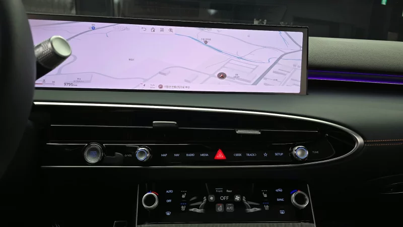 Genesis GV70